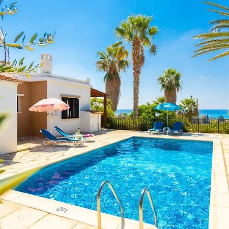Lela Tria Villa *