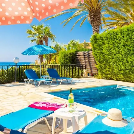 Lela Tria Villa *