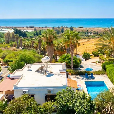 Villa Lela Tria *