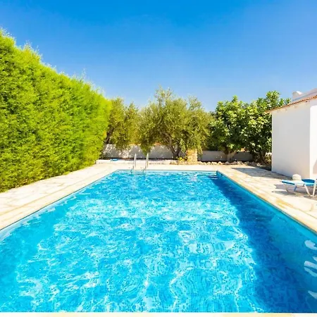 Lela Tria Villa *