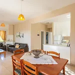 Lela Tria Villa *