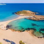 Lela Tria Villa Paphos