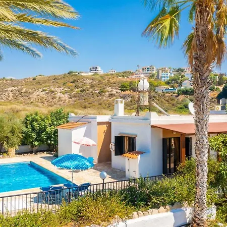 Lela Tria Villa *